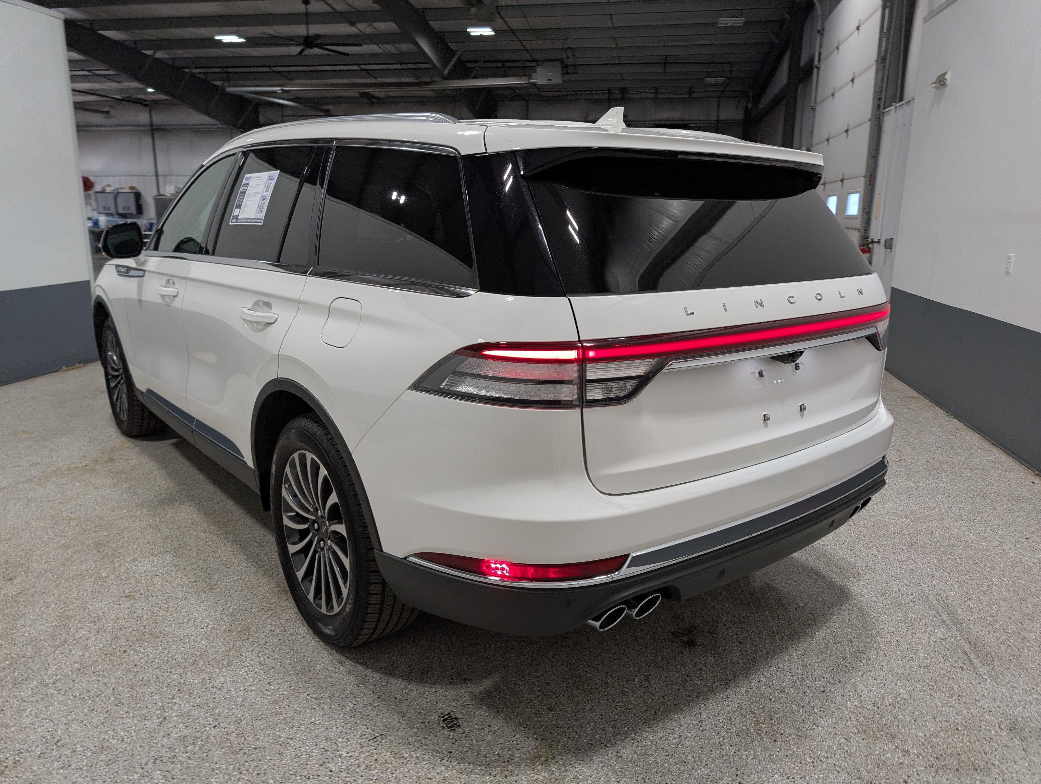 Used 2022 Lincoln Aviator Reserve w/ Elements Package Plus AWD/4WD image 5
