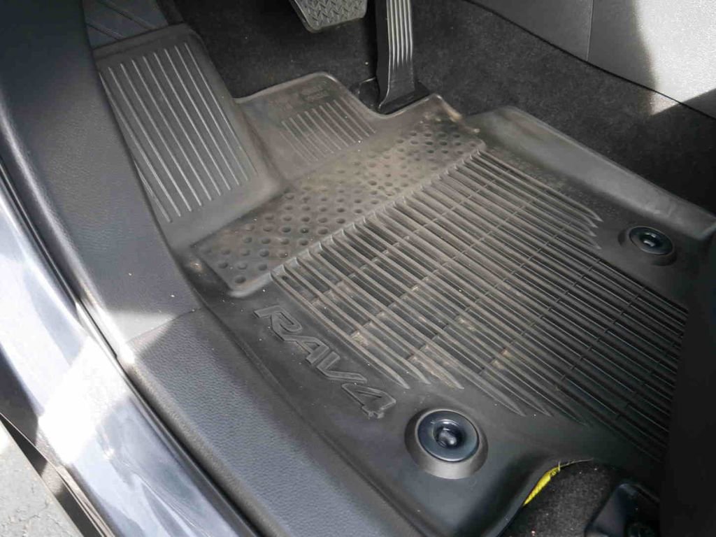 Used 2023 Toyota RAV4 XSE image 28