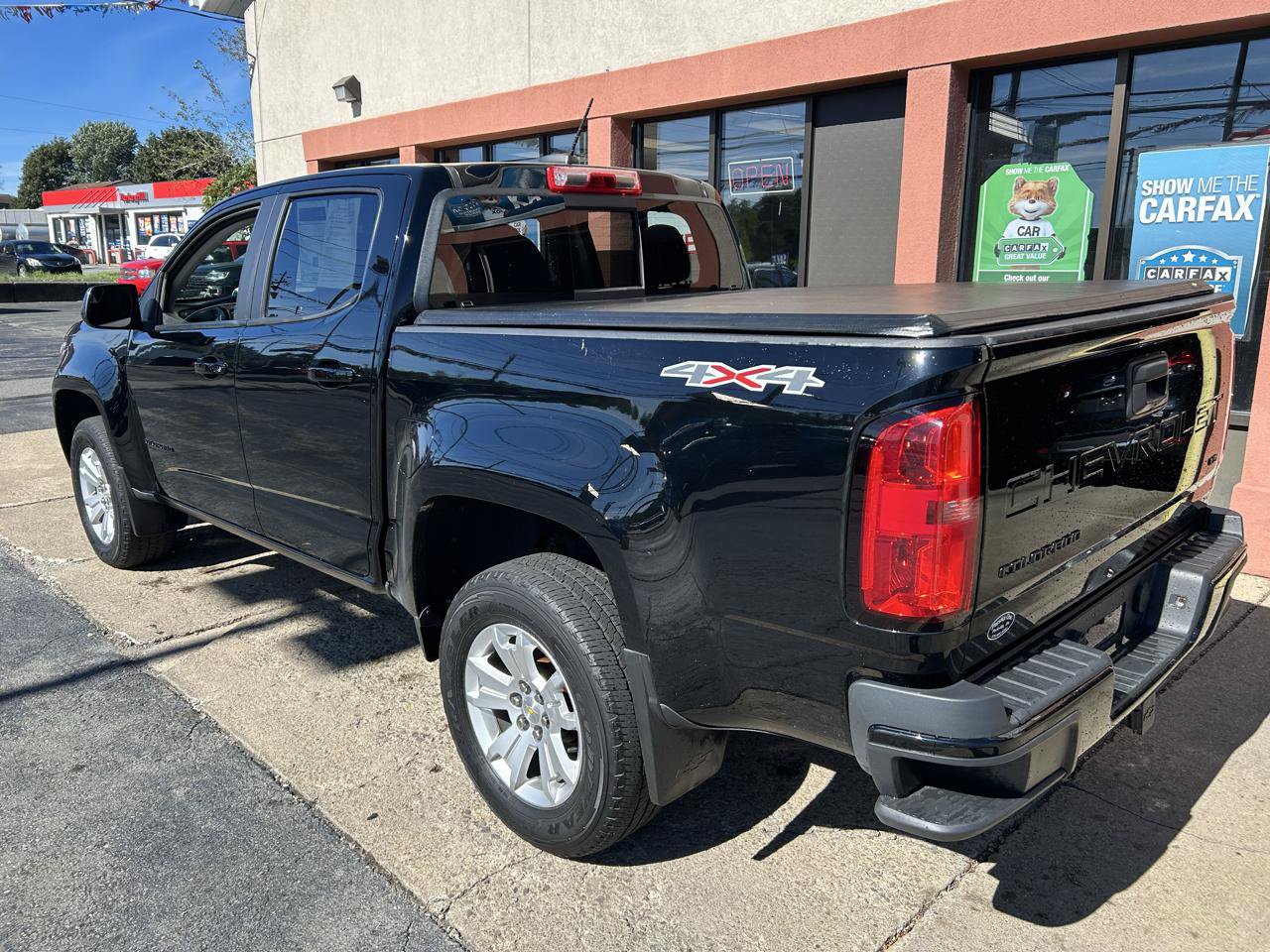 Used 2021 Chevrolet Colorado LT w/ LT Convenience Package AWD/4WD image 4