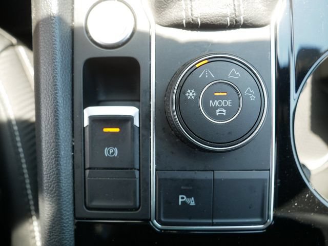 Certified 2023 Volkswagen Atlas Cross Sport SE w/ Panoramic Sunroof Package AWD/4WD image 34