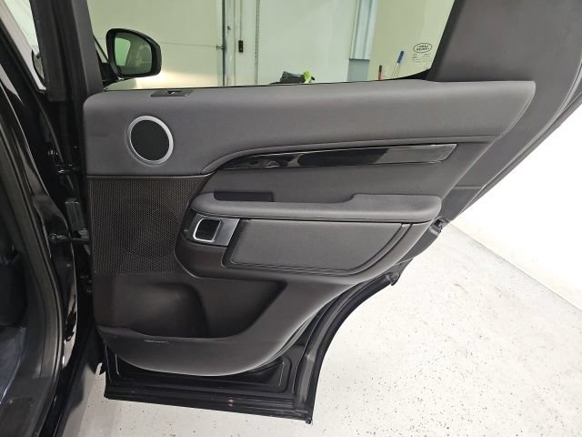 Used 2018 Land Rover Discovery SE AWD/4WD image 35