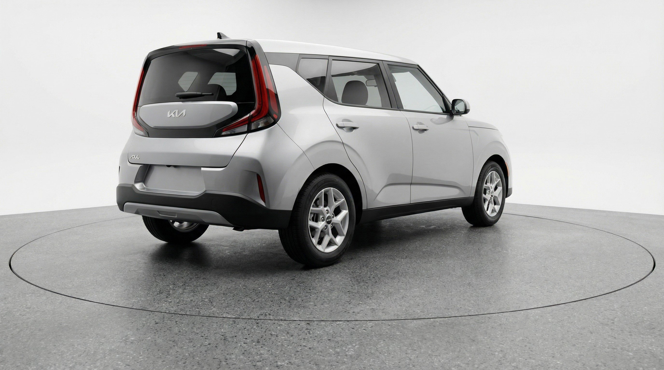 Used 2025 Kia Soul LX w/ LX Technology Package FWD image 9
