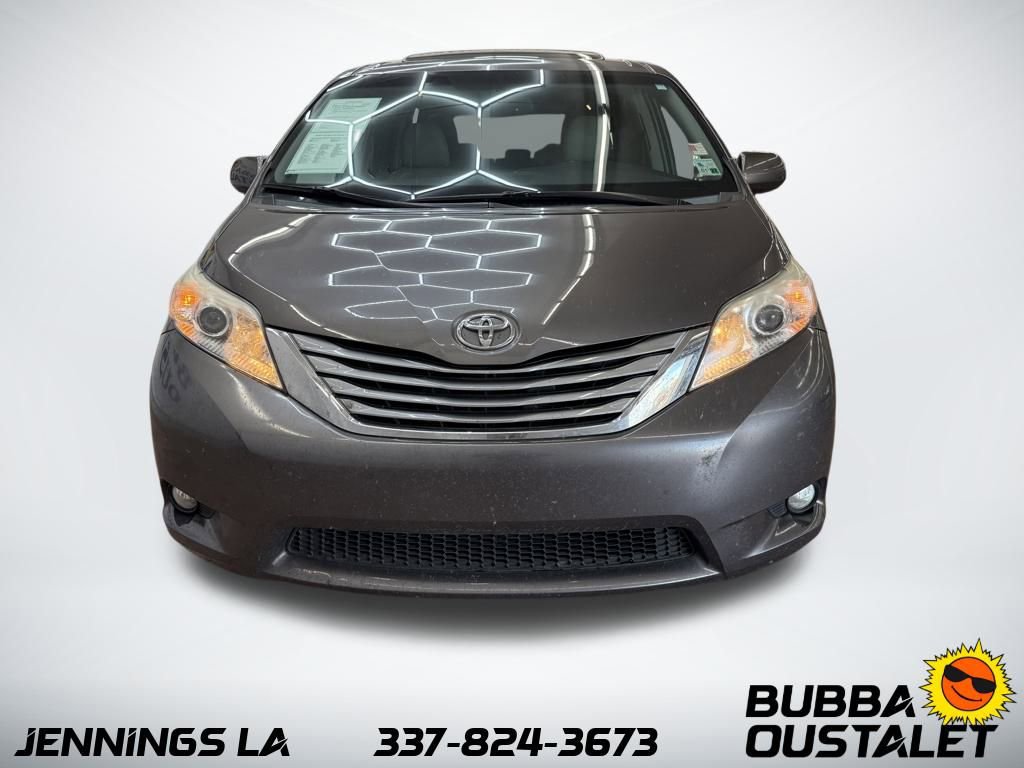 Used 2015 Toyota Sienna XLE Premium image 9