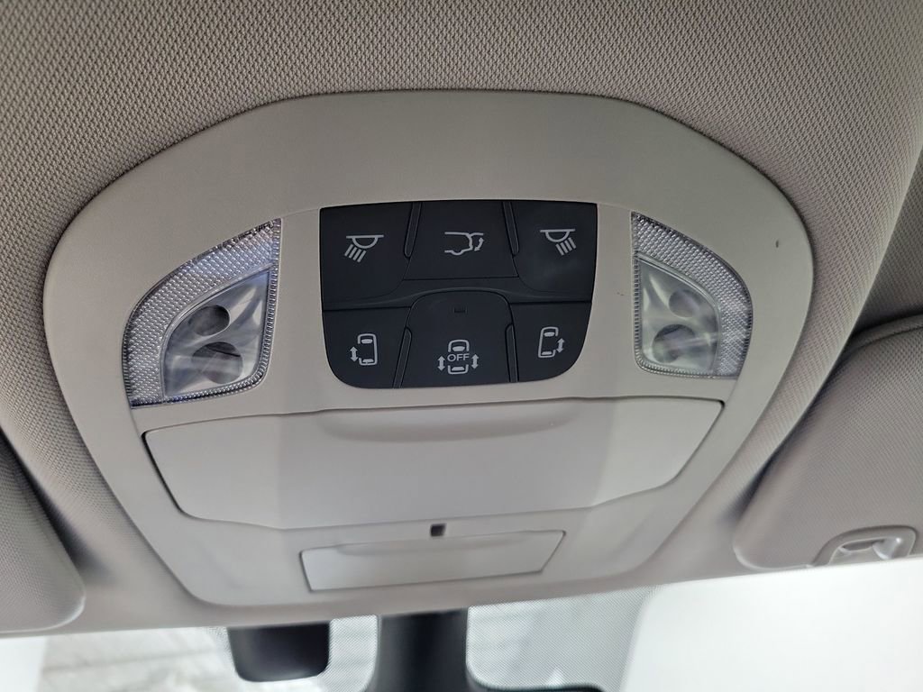 Used 2022 Chrysler Pacifica Touring-L AWD/4WD image 45