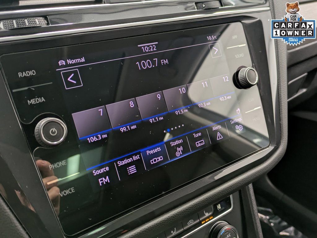 Used 2021 Volkswagen Tiguan SE w/ Panoramic Sunroof Package image 13