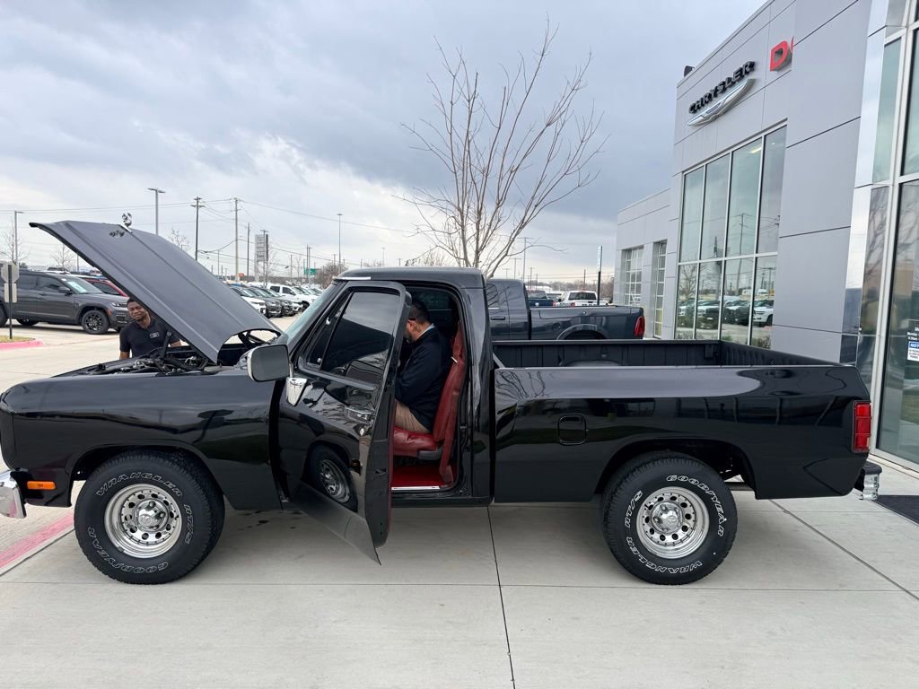 Used 1987 Dodge D/W Truck 150 image 3