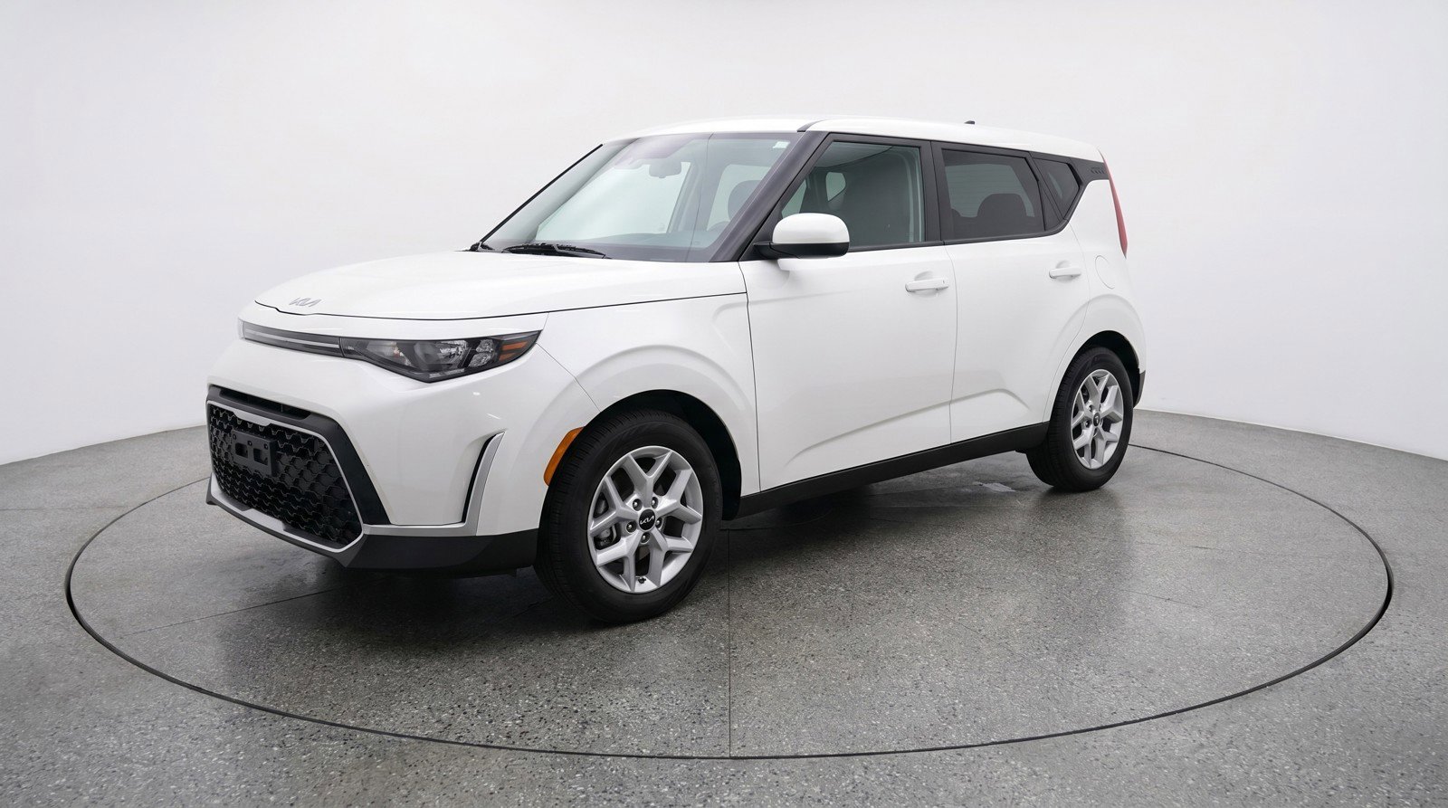 Used 2025 Kia Soul LX w/ LX Technology Package FWD image 3