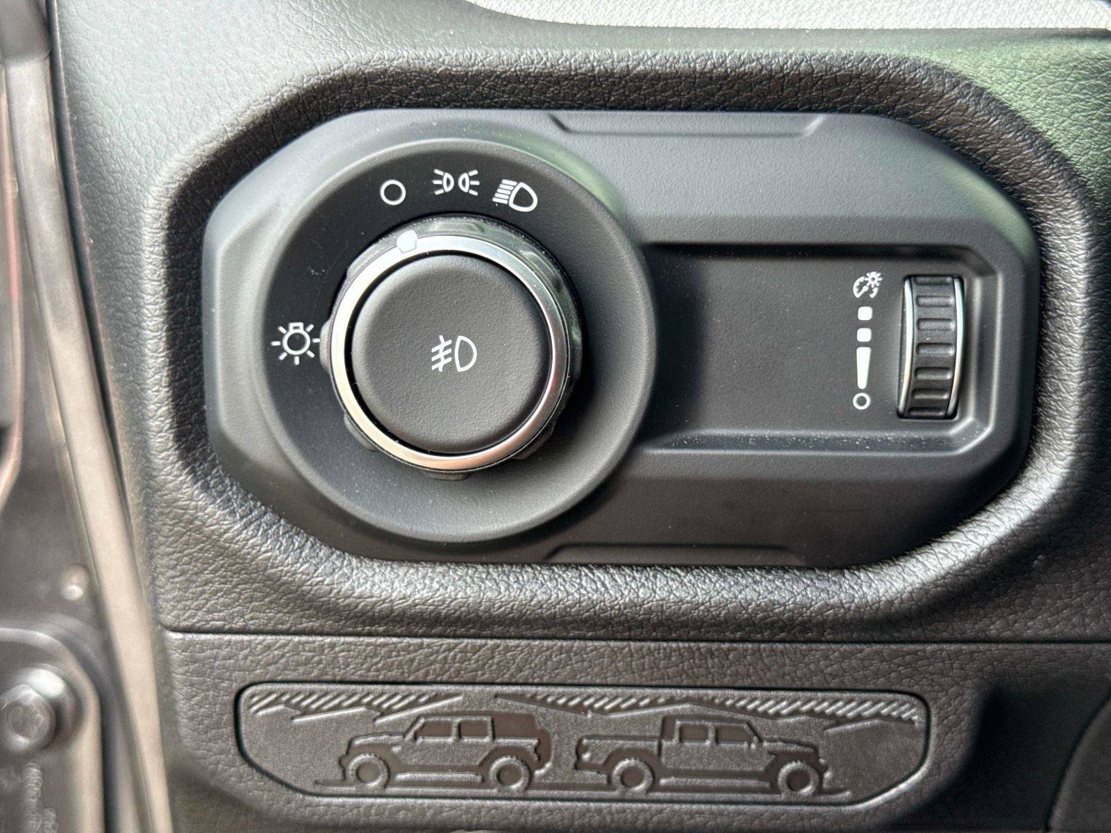 Used 2025 Jeep Wrangler Sport image 25