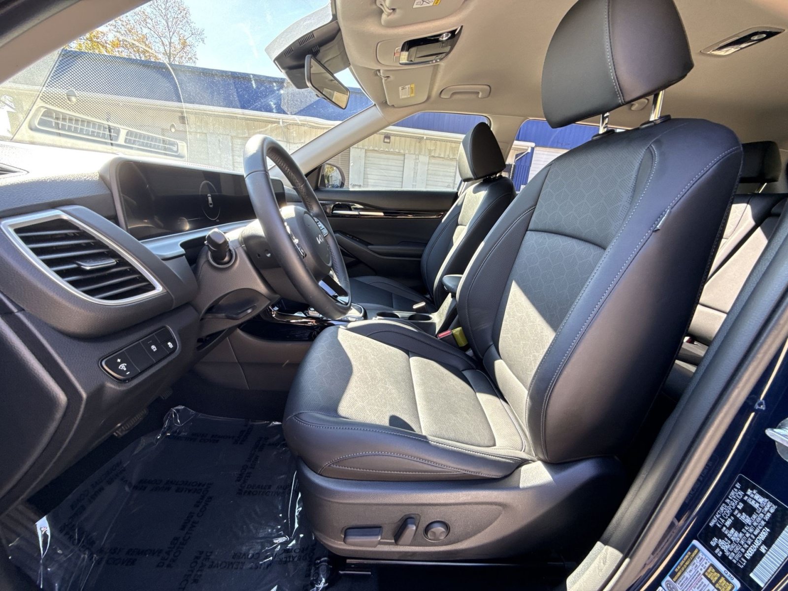 Used 2025 Kia Seltos EX FWD image 17
