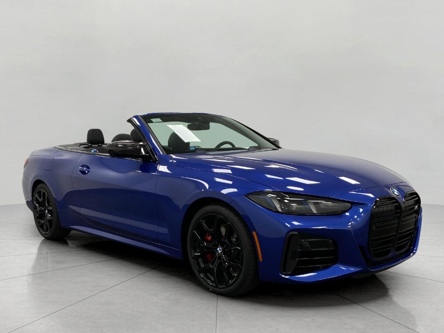 New 2026 BMW 440i xDrive Convertible w/ M Carbon Exterior Package video 1