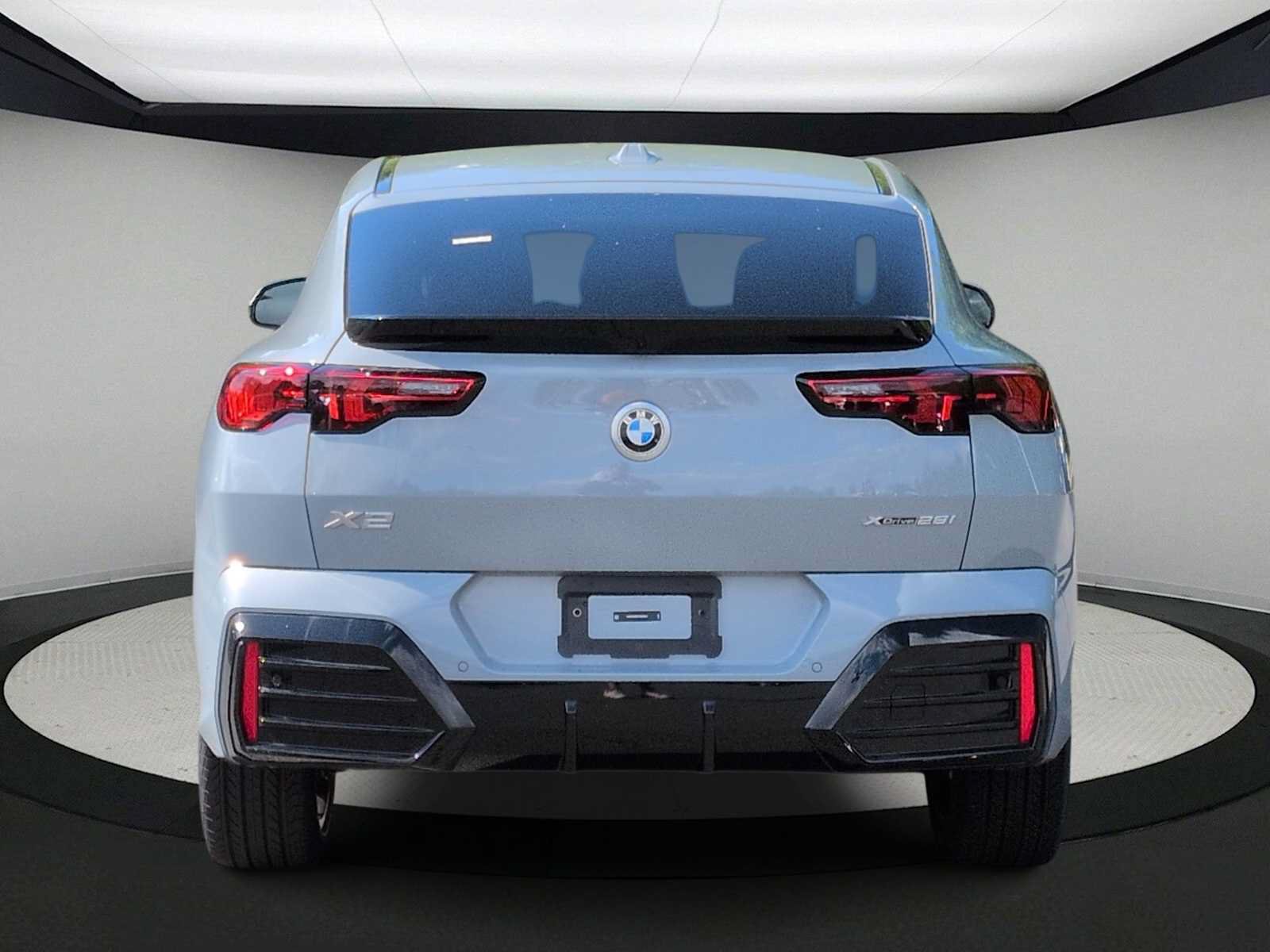 New 2026 BMW X2 xDrive28i w/ Technology Package AWD/4WD image 7
