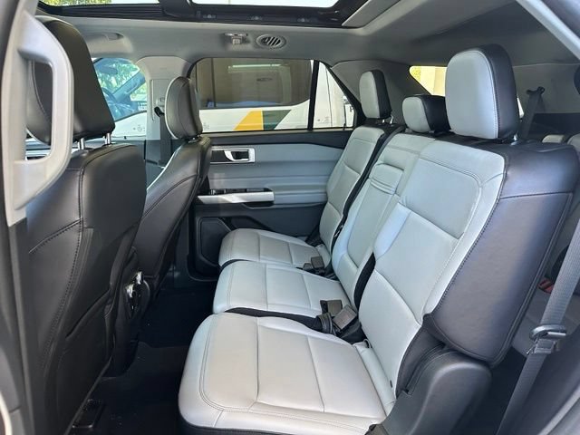 Certified 2021 Ford Explorer XLT w/ Equipment Group 202A RWD image 16