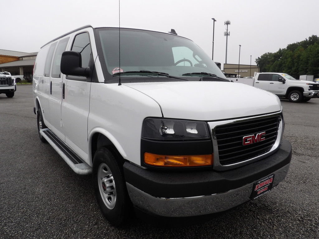 Used 2025 GMC Savana 2500 w/ Driver Convenience Package RWD image 11
