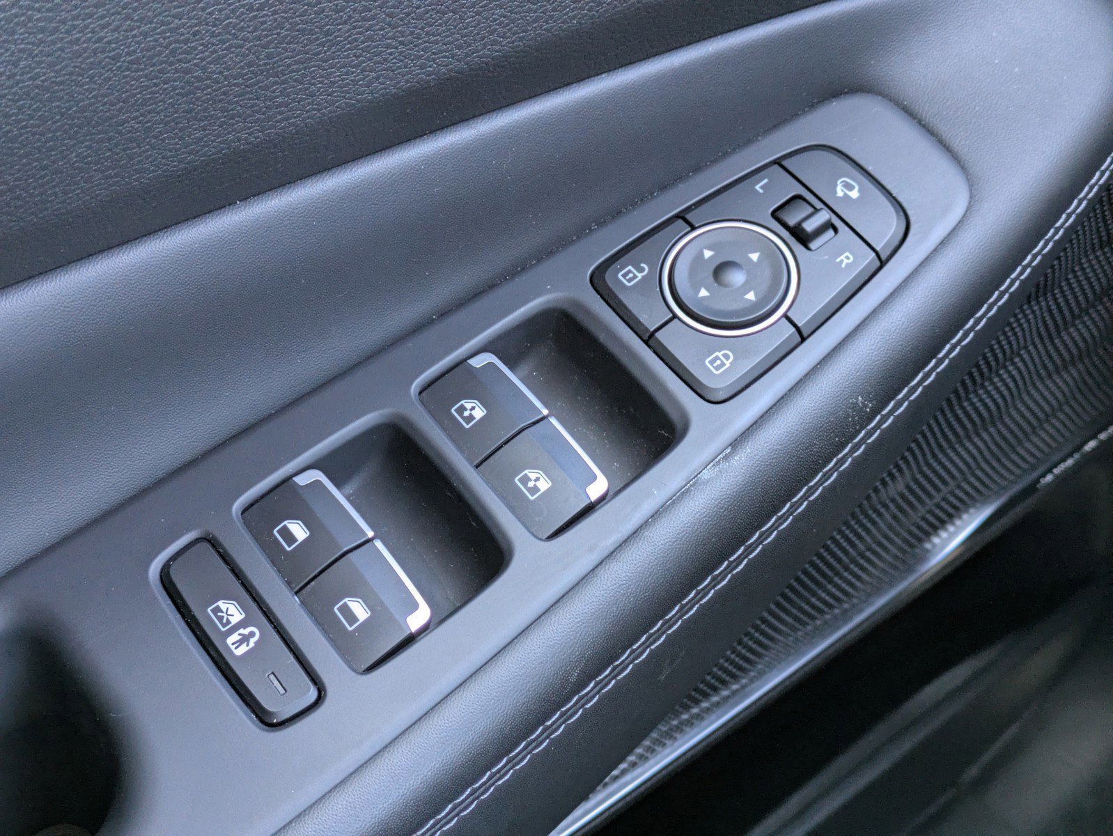 Used 2023 Hyundai Santa Fe Limited image 20