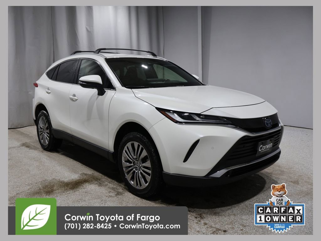 Used 2022 Toyota Venza XLE image 1