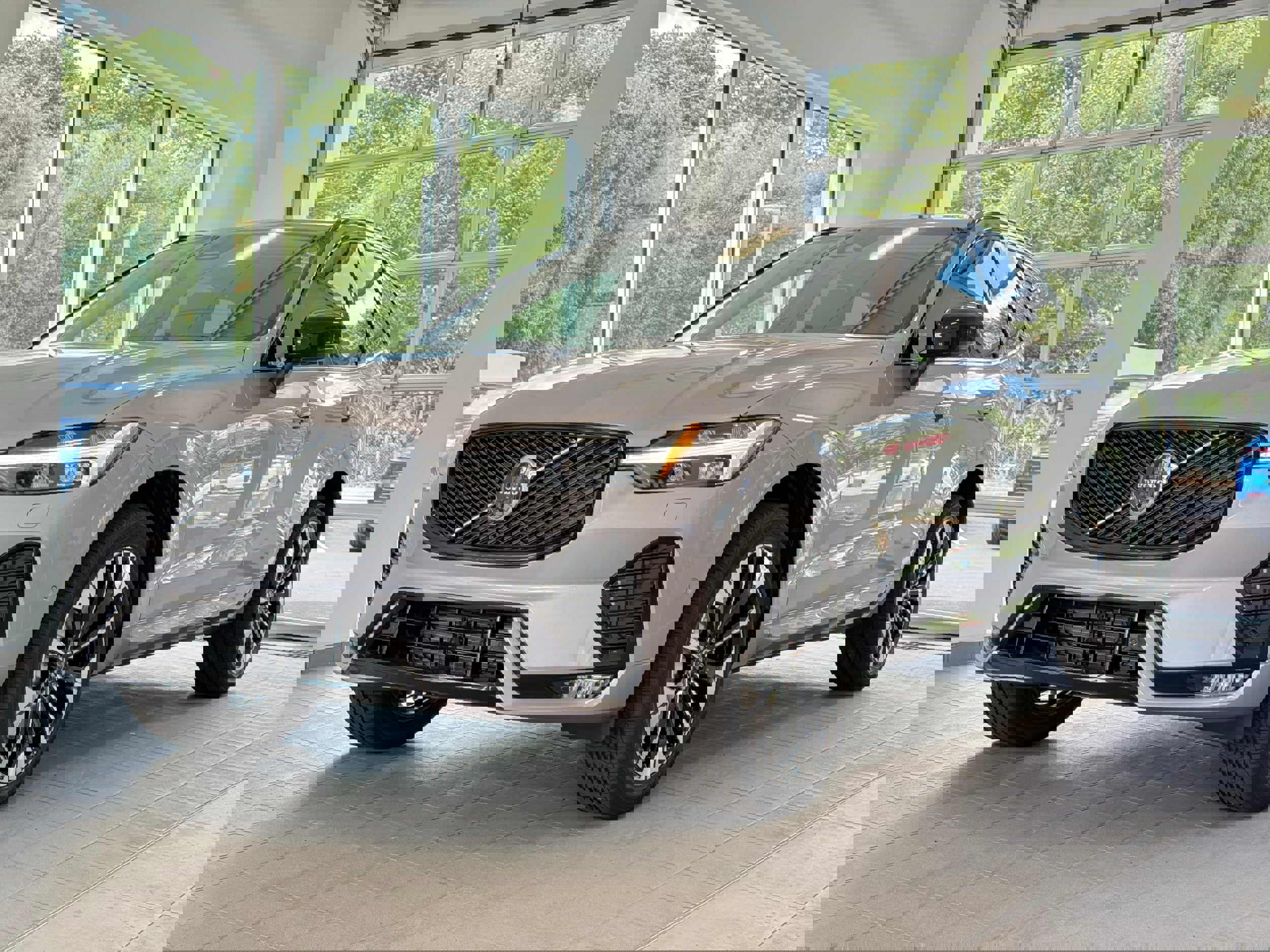 New 2026 Volvo XC60 B5 Plus w/ Protection Package Premier image 2