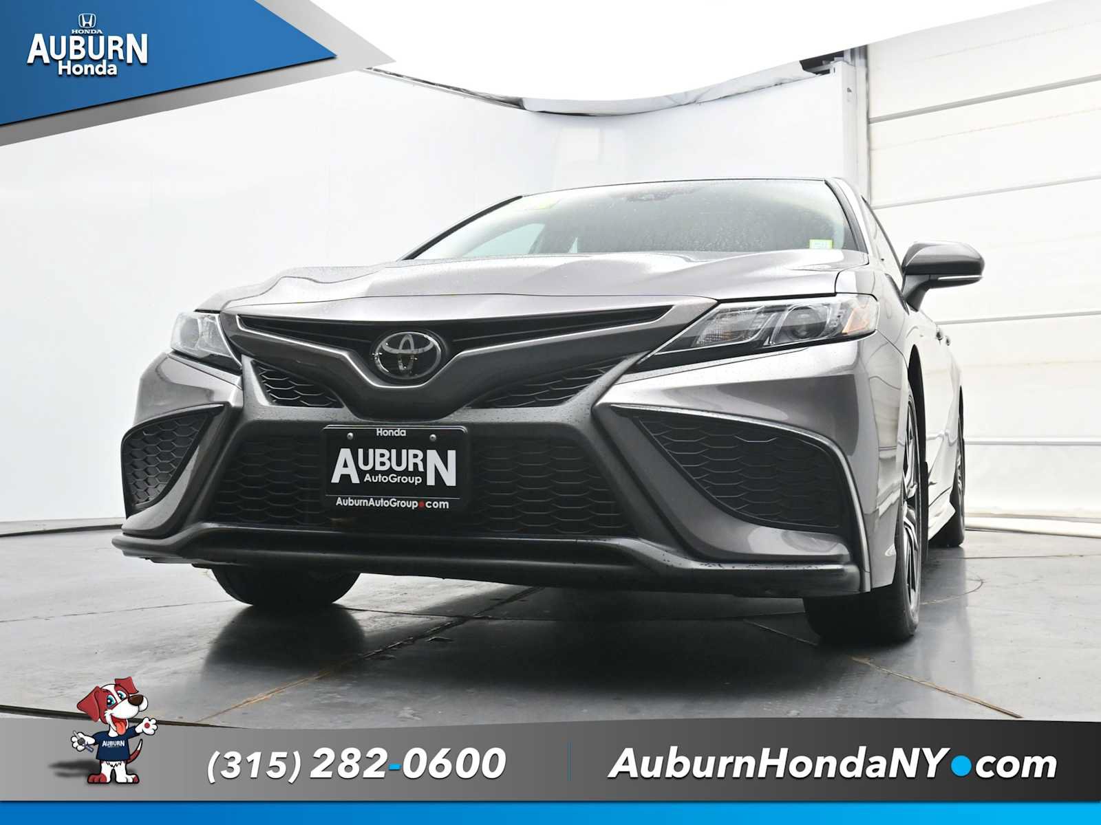Used 2024 Toyota Camry SE AWD/4WD image 19