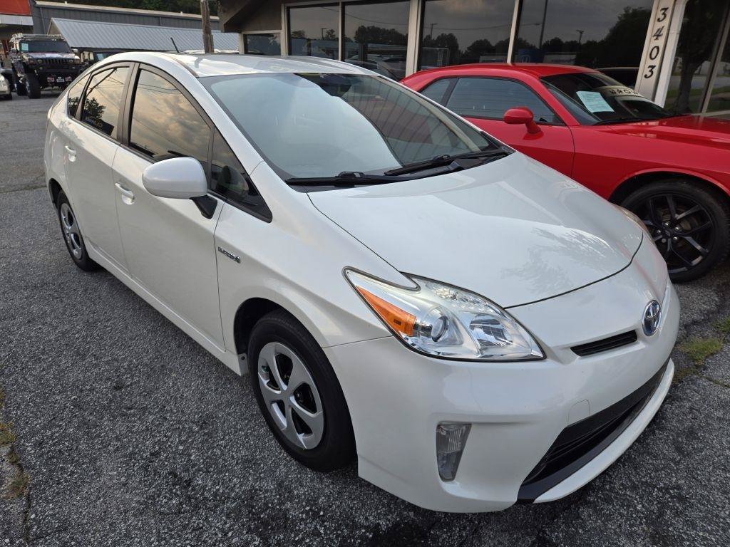 Used 2015 Toyota Prius Two FWD image 2