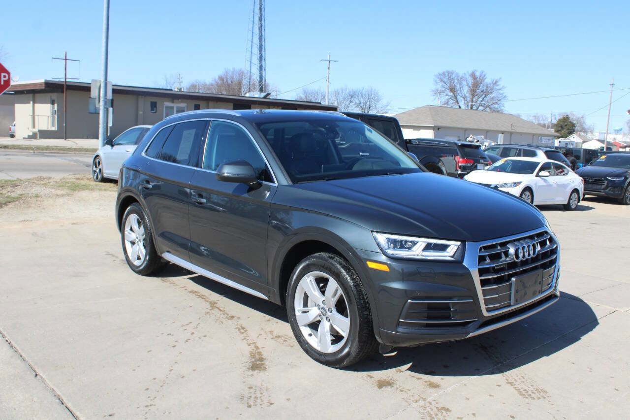 Used 2018 Audi Q5 2.0T Premium Plus w/ Premium Plus Package image 2