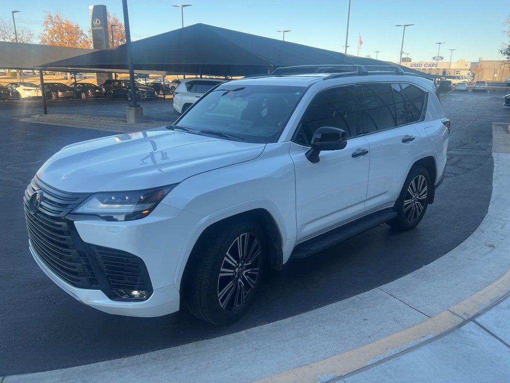 Used 2022 Lexus LX 600 4WD w/ Appearance Package image 1