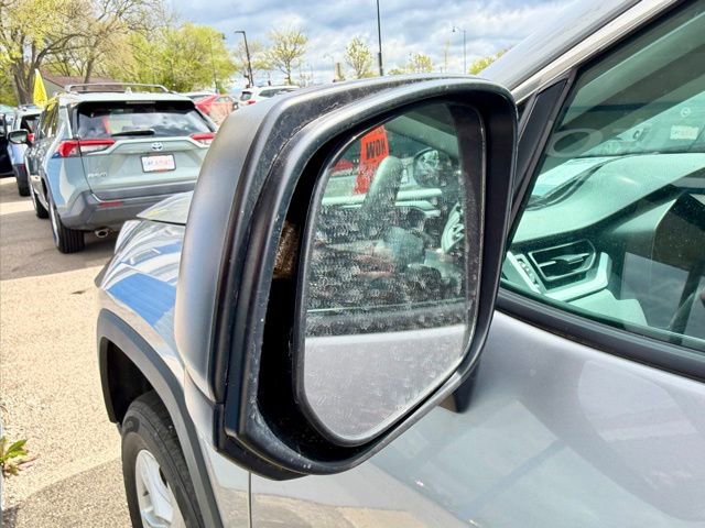 Used 2020 Toyota RAV4 LE AWD/4WD image 11