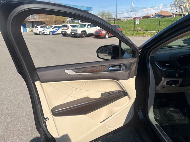 Used 2017 Lincoln MKC Reserve AWD/4WD image 31