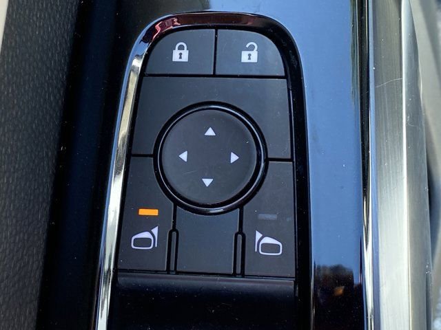 Used 2025 Nissan Pathfinder SL AWD/4WD image 17