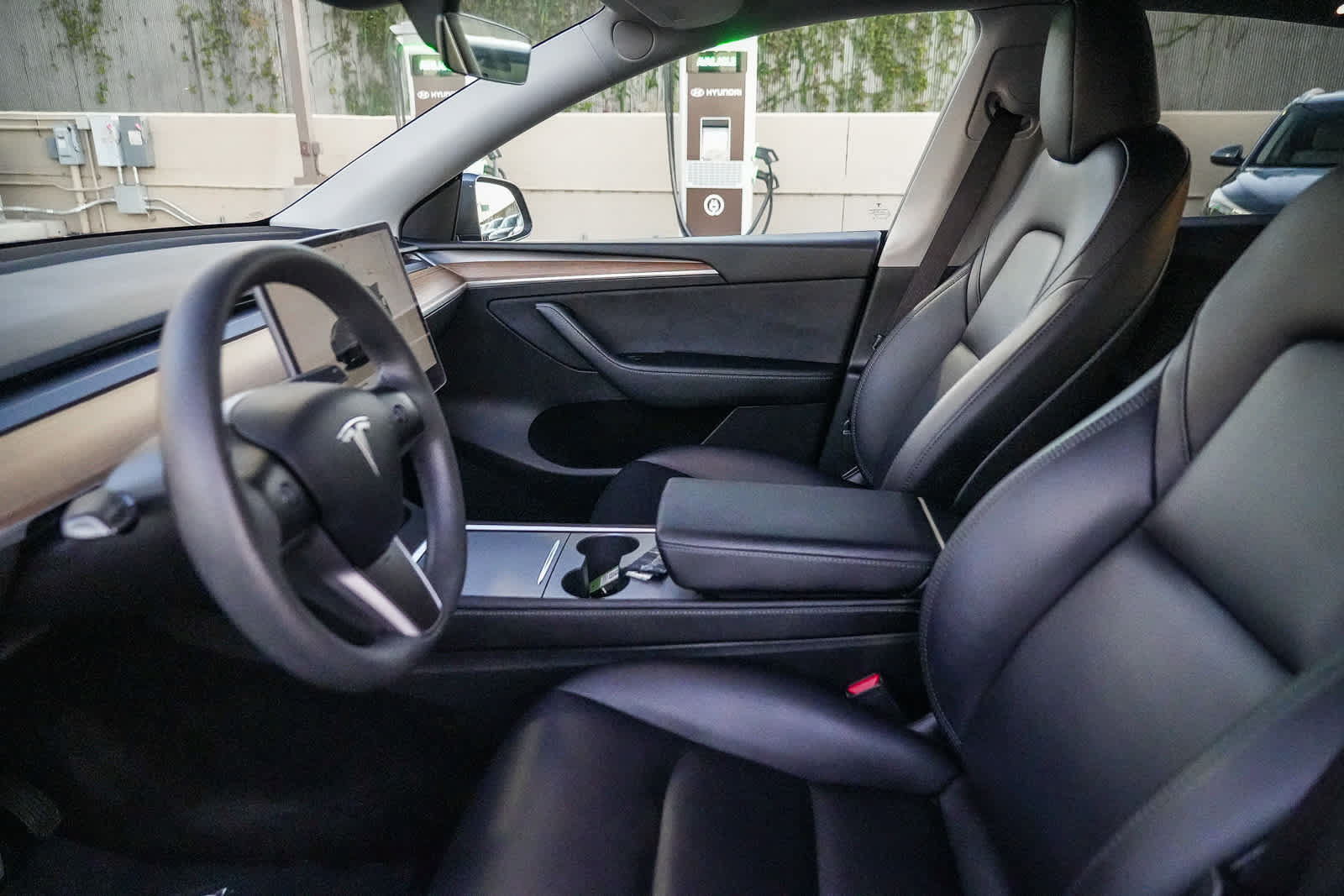 Used 2023 Tesla Model Y 2WD image 17