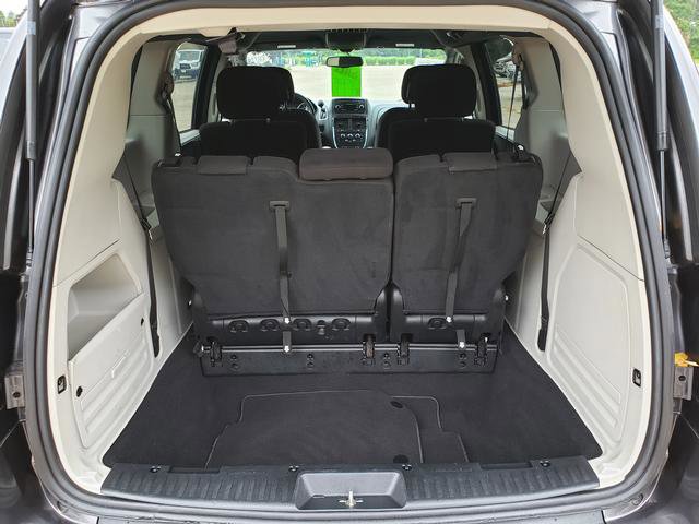 Used 2016 Dodge Grand Caravan SE image 5