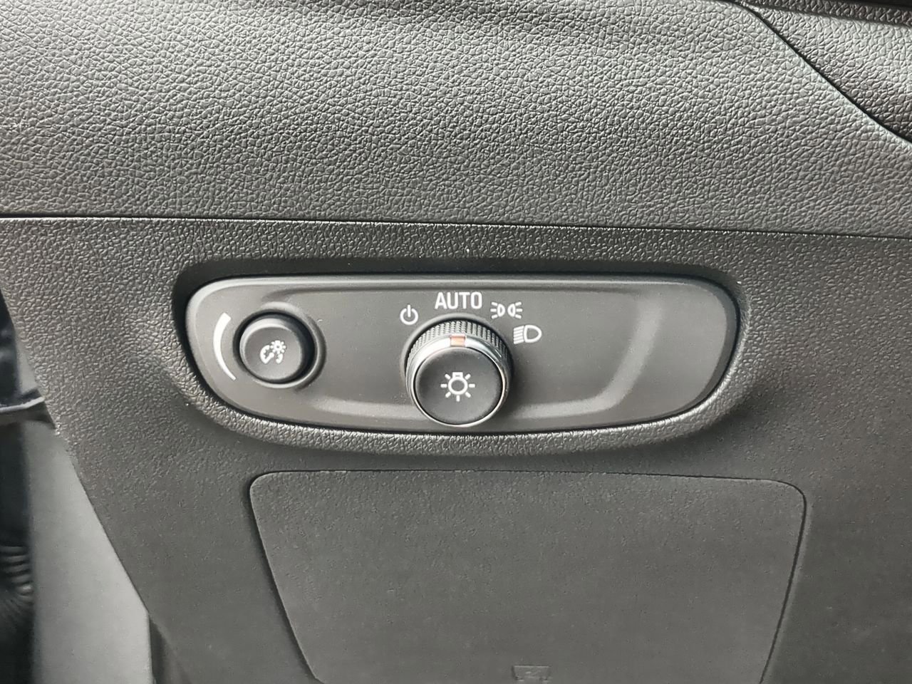 New 2026 Buick Encore GX Sport Touring w/ Experience Buick Package image 17