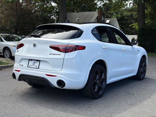 Used 2023 Alfa Romeo Stelvio Estrema AWD/4WD image 8