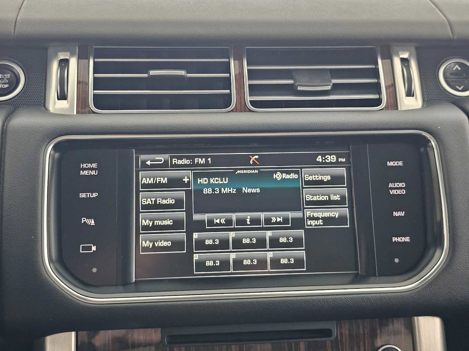 Used 2015 Land Rover Range Rover image 25