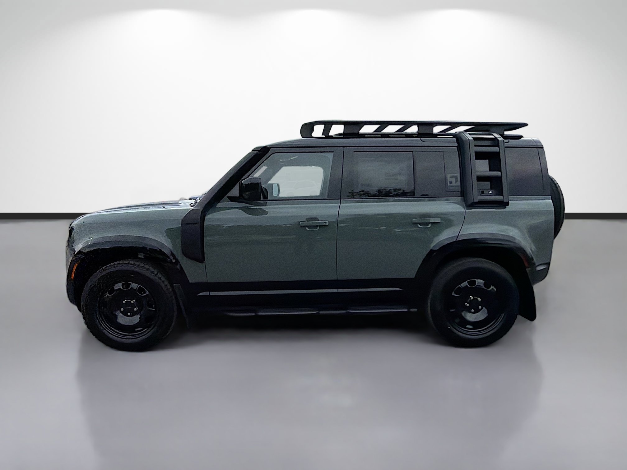 New 2026 Land Rover Defender 110 Trophy Edition AWD/4WD image 2