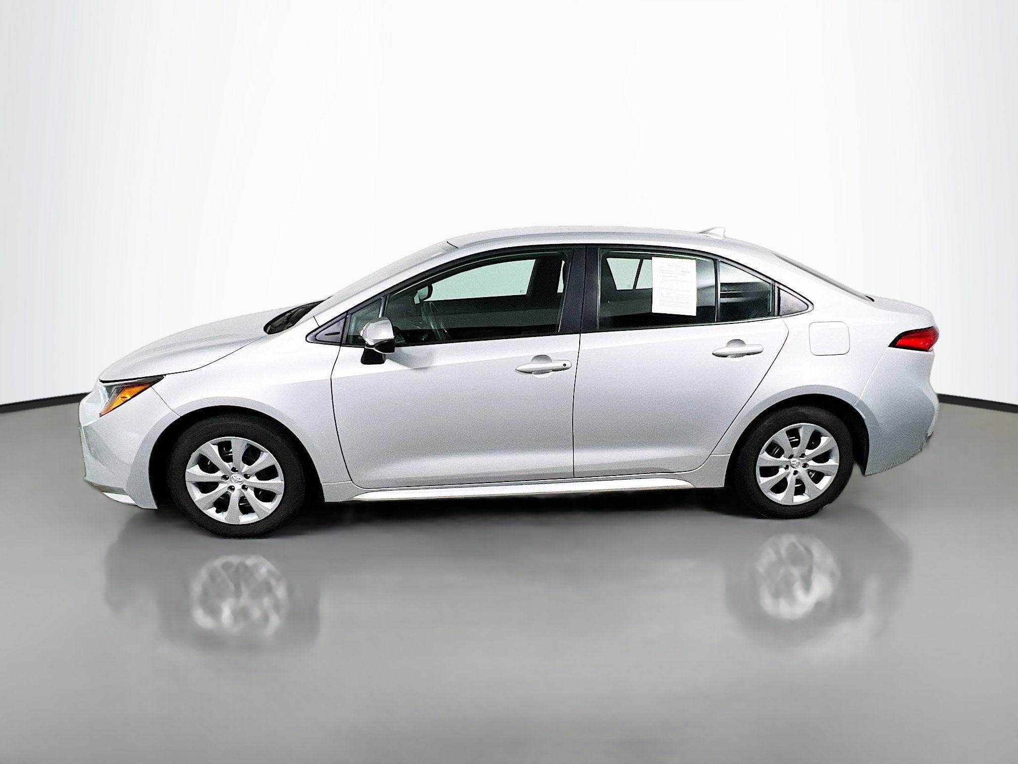 Used 2024 Toyota Corolla LE FWD image 9