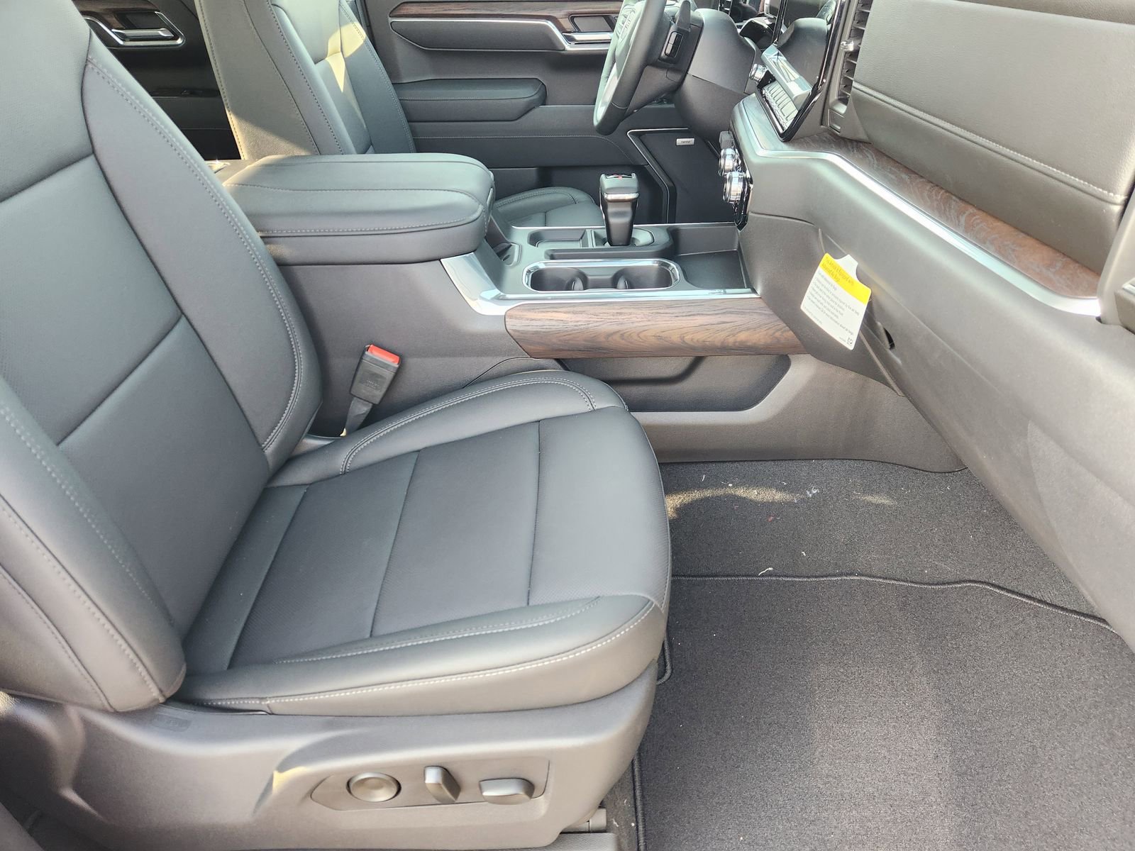 New 2026 GMC Sierra 1500 SLT AWD/4WD image 18