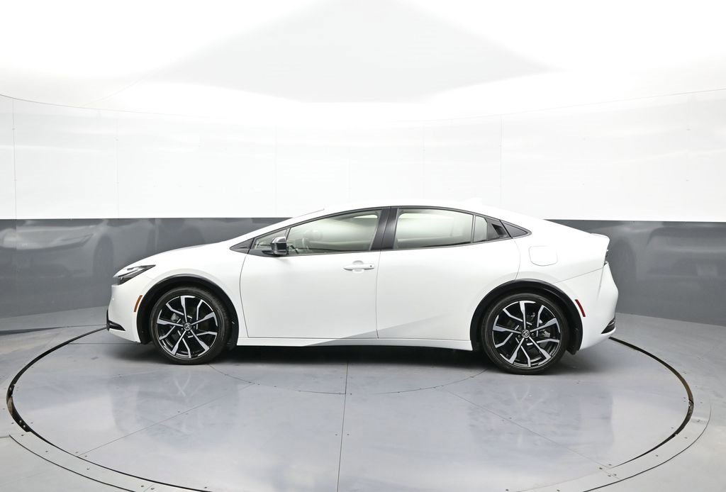 Used 2024 Toyota Prius Prime image 9