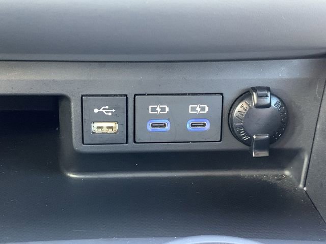 Used 2022 Toyota Highlander XLE image 27