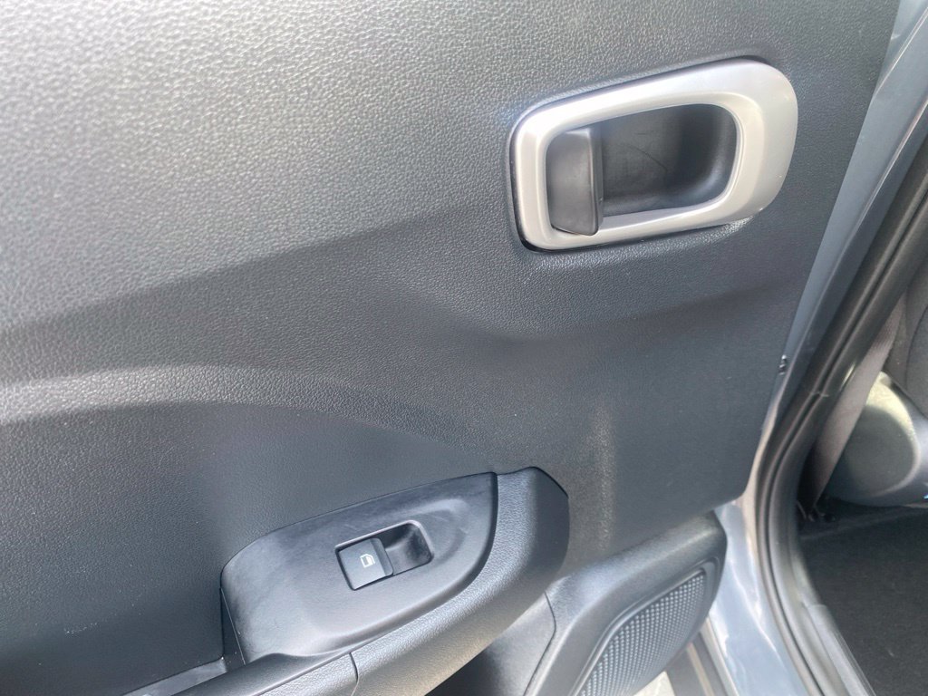 Used 2025 Hyundai Venue SEL FWD image 46