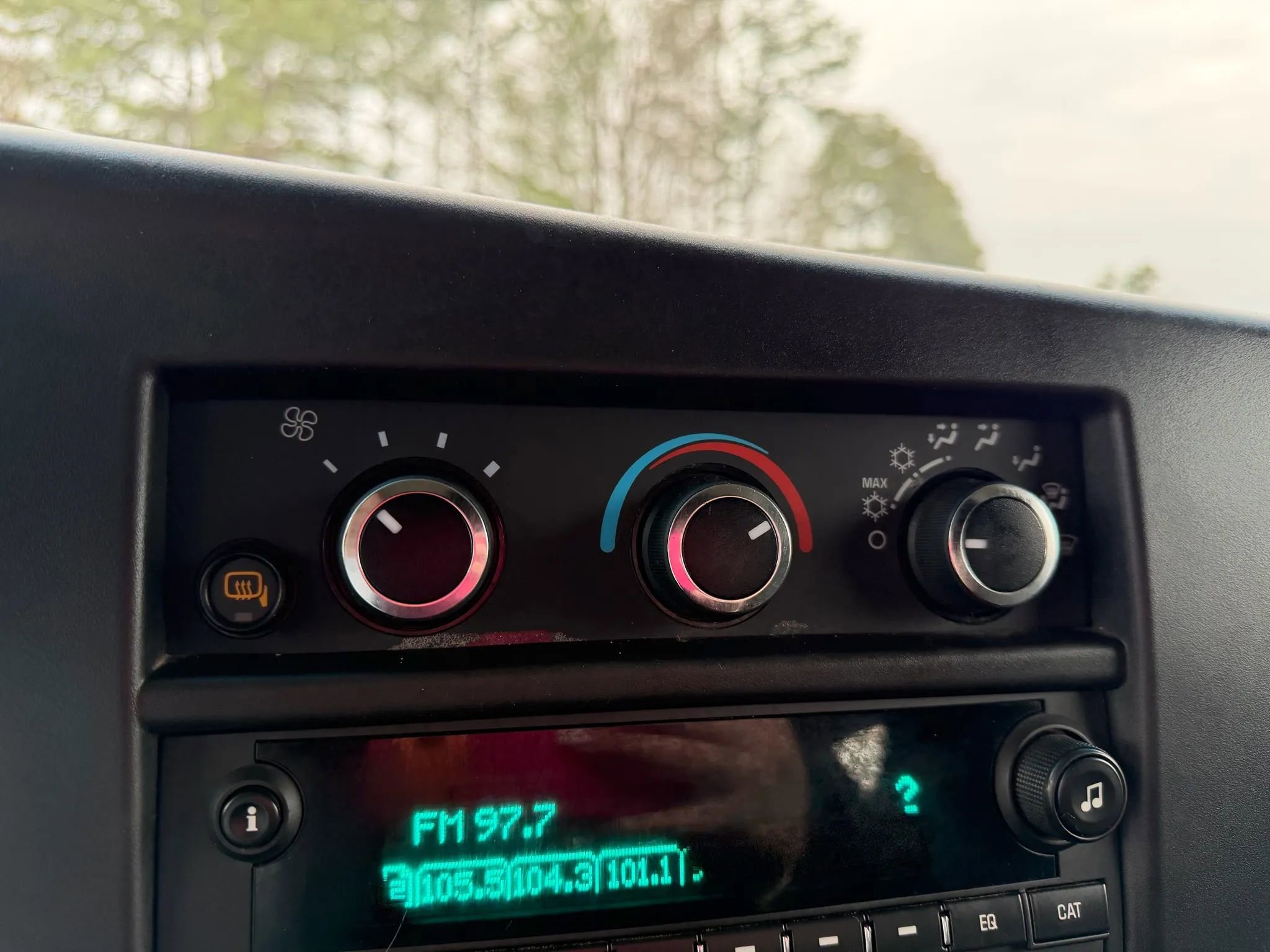 Used 2020 Chevrolet Express 2500 w/ Driver Convenience Package image 18