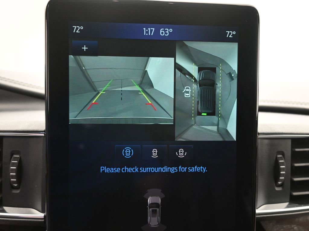 Used 2023 Ford Explorer Platinum w/ Technology Package image 11