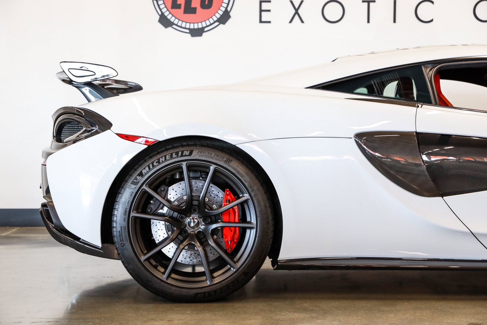 Used 2016 McLaren 570S Coupe RWD image 16