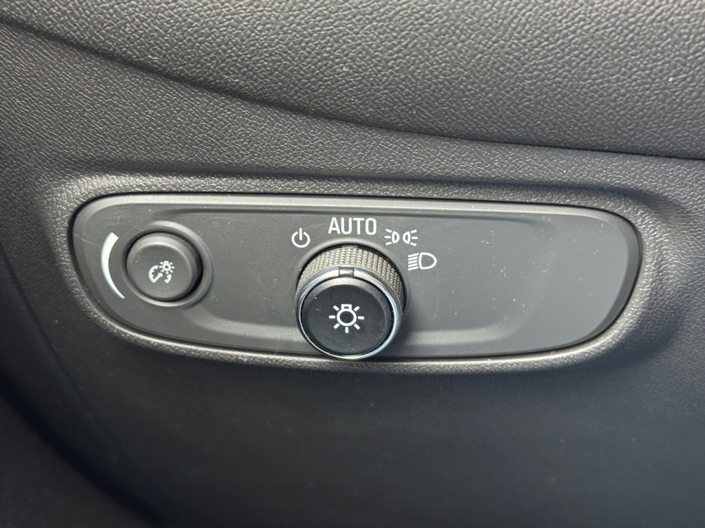 Used 2022 Chevrolet Equinox LT image 18