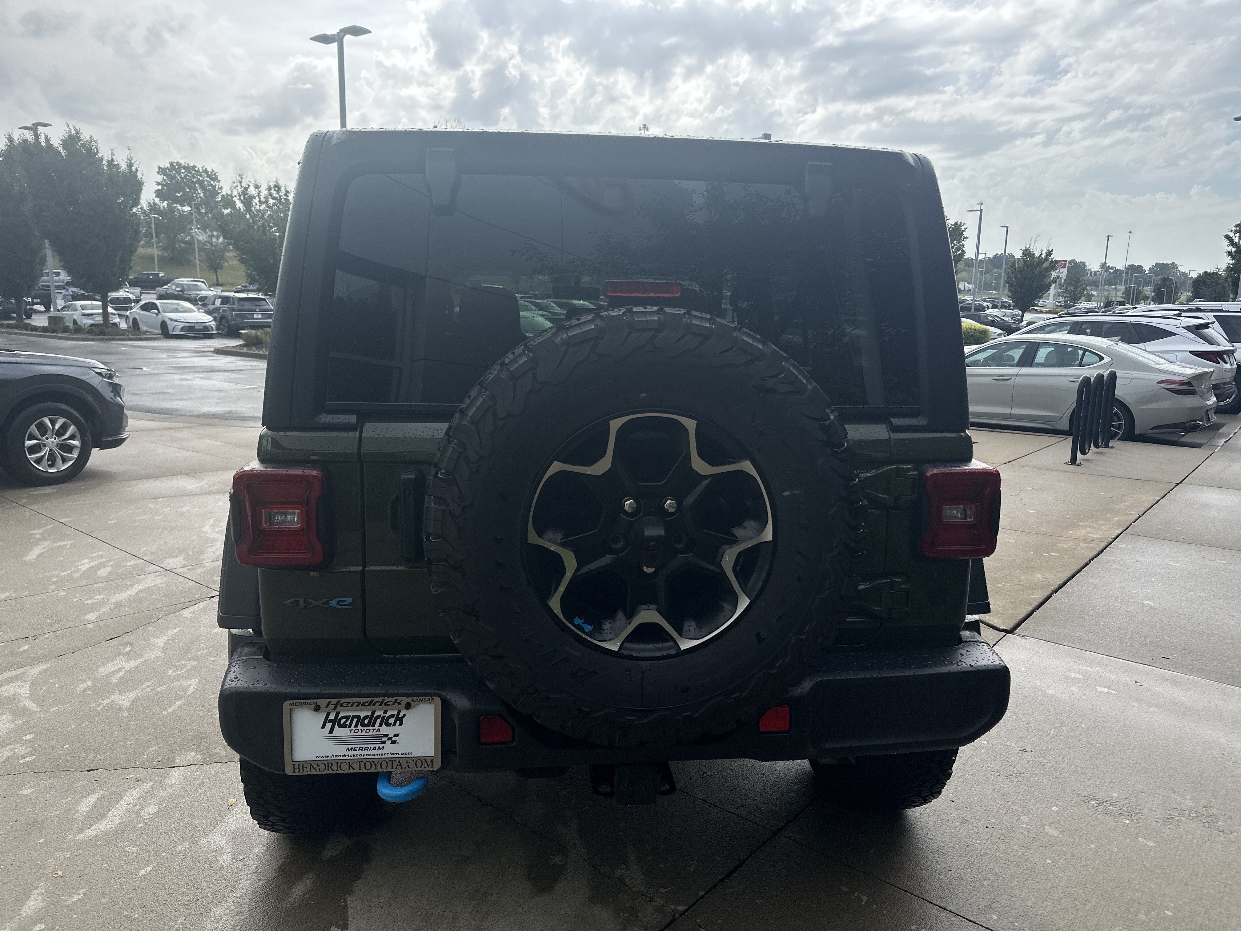 Used 2022 Jeep Wrangler Unlimited Rubicon 4xe w/ Cold Weather Group AWD/4WD image 8
