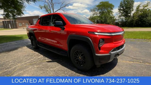 Used 2025 Chevrolet Silverado EV LT AWD/4WD image 2