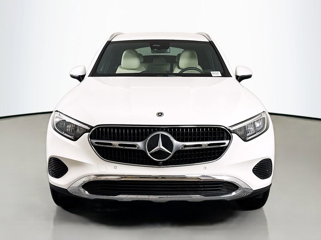 Used 2025 Mercedes-Benz GLC 350e GLC 350e image 2