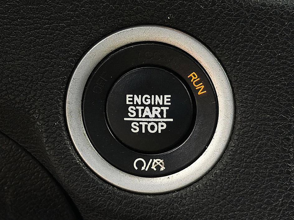 Used 2019 Dodge Charger SXT w/ Blacktop Package RWD image 17