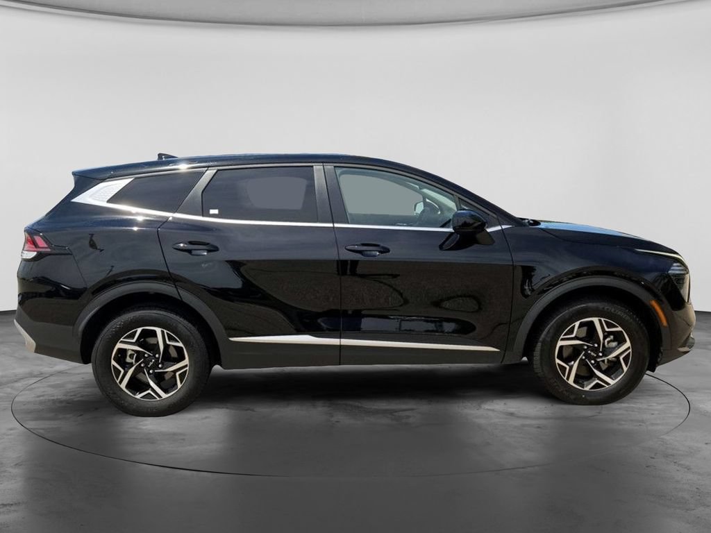 Used 2025 Kia Sportage LX AWD/4WD image 5