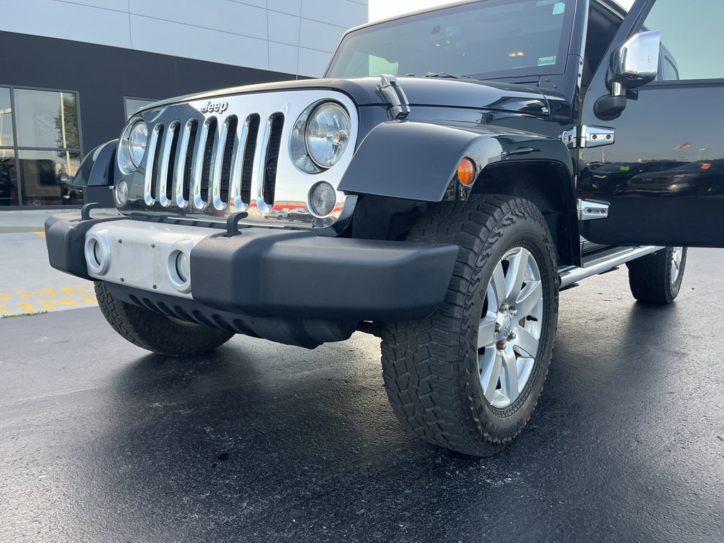 Used 2015 Jeep Wrangler Unlimited Sahara w/ Mopar Chrome Edition Group AWD/4WD image 43