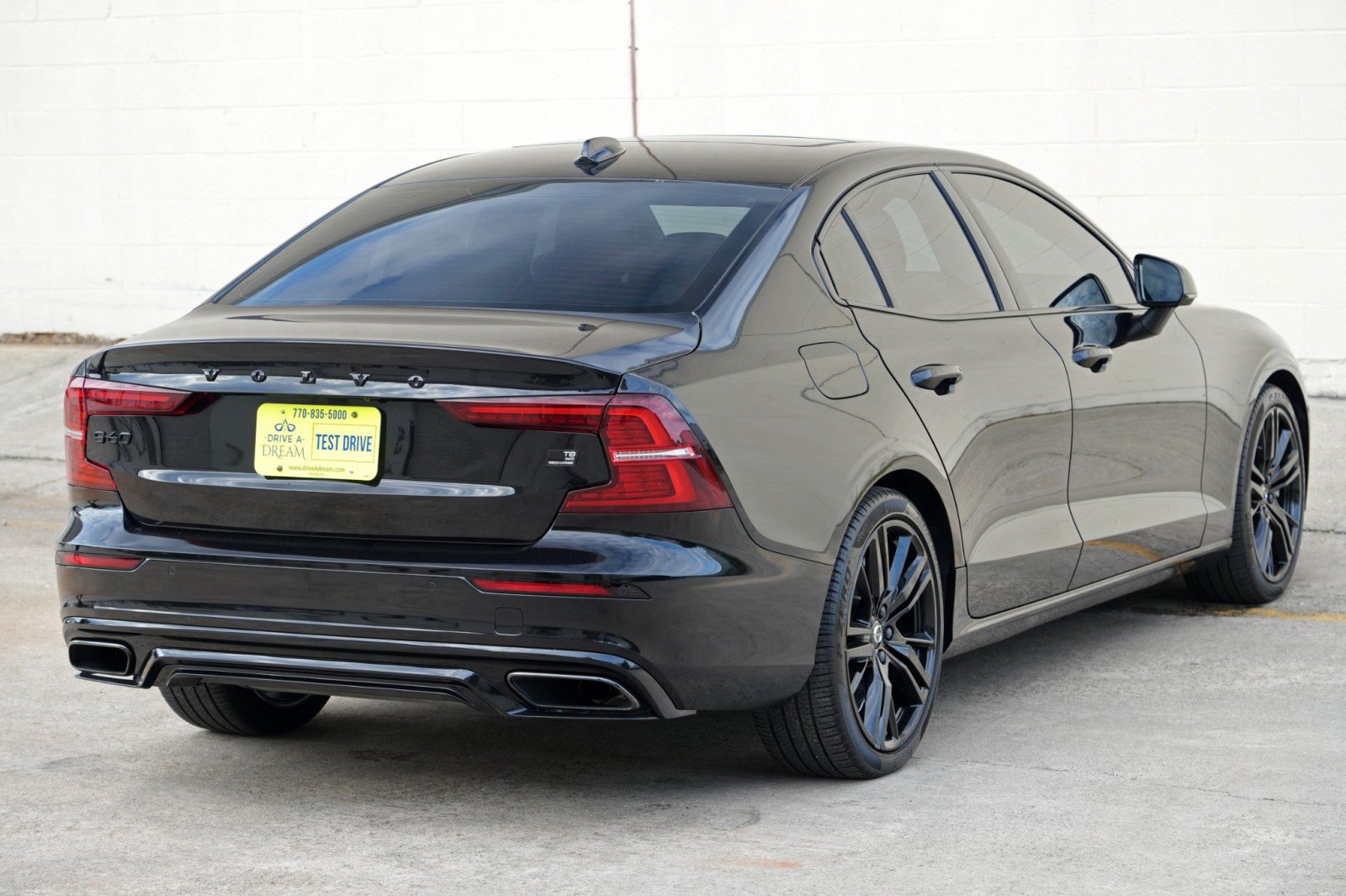 Used 2022 Volvo S60 T8 R-Design w/ Climate Package AWD/4WD image 54