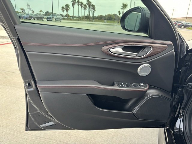 Used 2024 Alfa Romeo Giulia Quadrifoglio image 10